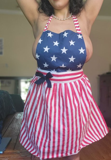 momgenes22 model xxx photo