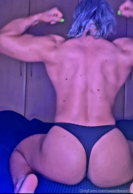 sweetbeast20 model pretty image