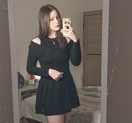 Pommys World exclusive star galleries