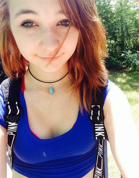 deum0s free actress picture