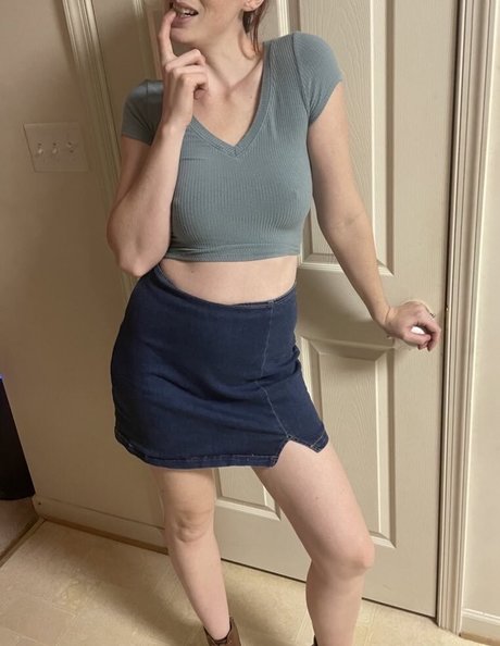 Cay Wild model nude picture