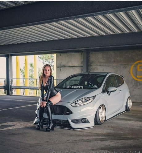 Thatlittleminigirl hot star pictures