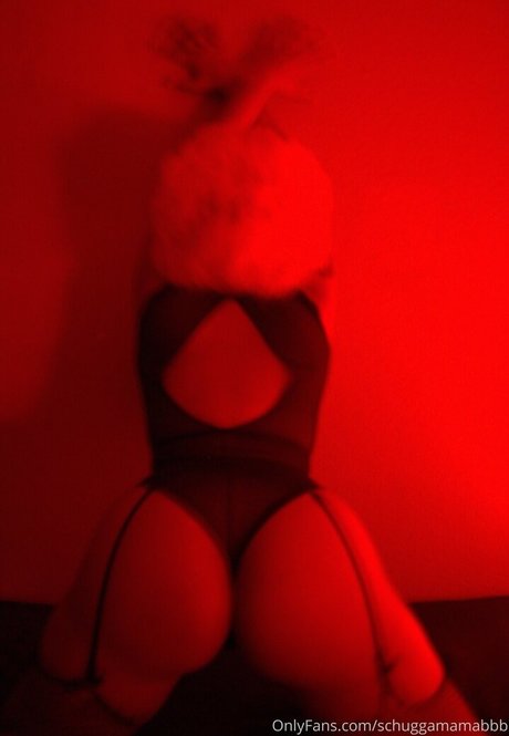 schuggamamabbb naked actress pic