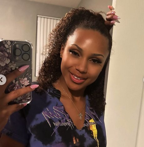 ayydeerich model hot photo