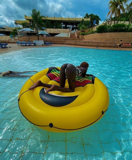 Awa Sanoko exclusive star galleries