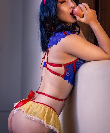 Alexiagwen hot star pics