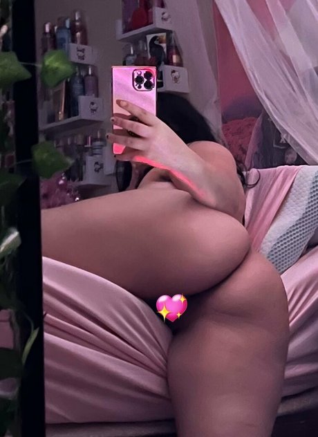 Trap27star star naked photo