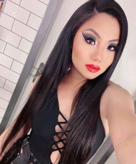 Tina Guo model sex pic