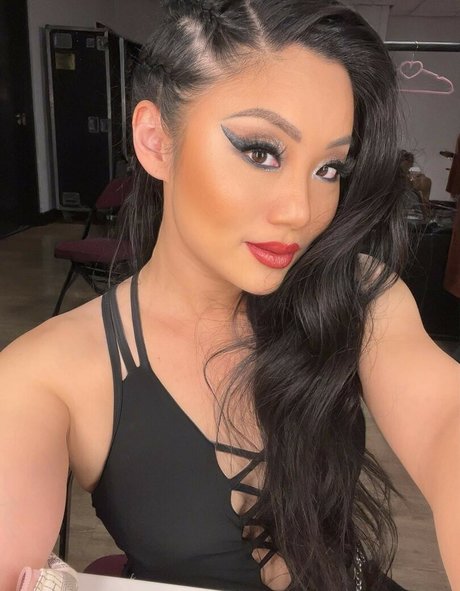Tina Guo hd actress photo