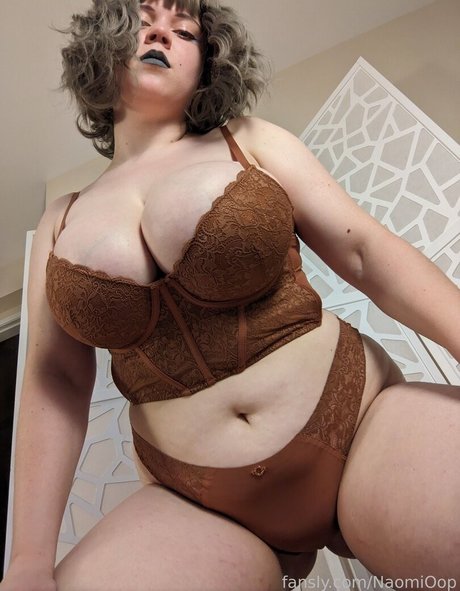 Naomioop pornstar sexy img