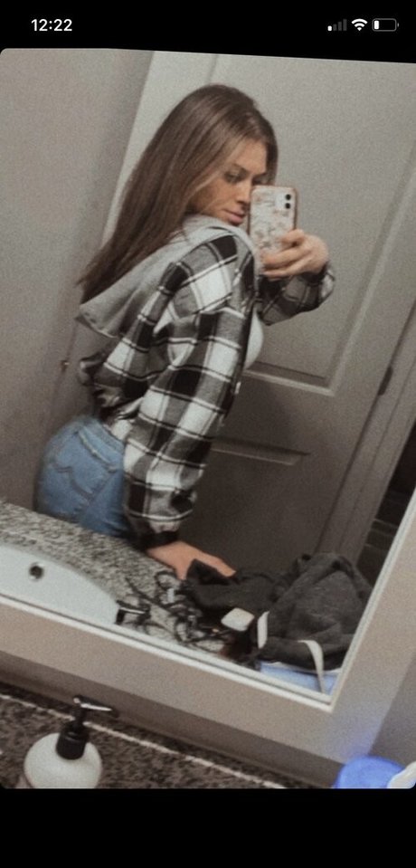 Sara Civian pornstar pretty pic