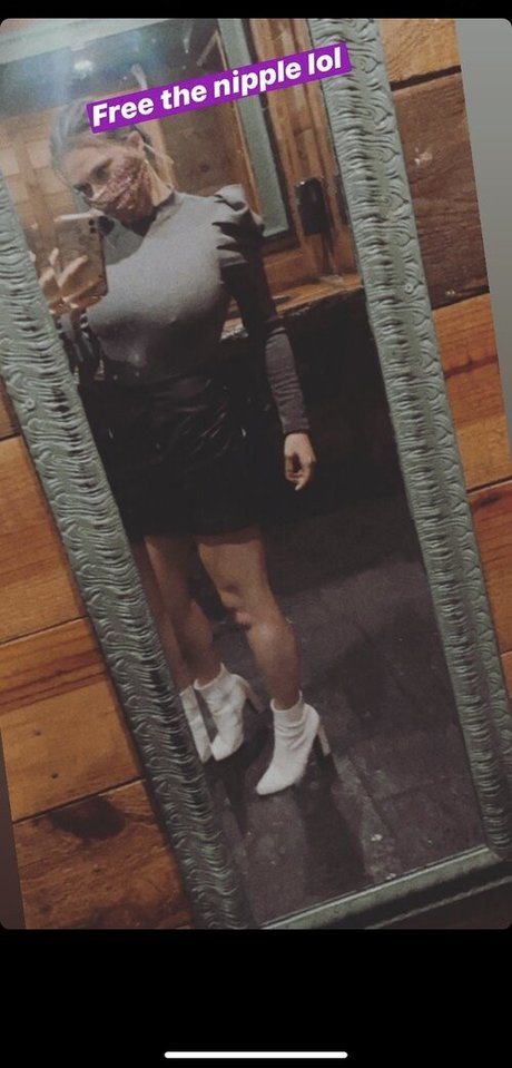 Sara Civian nude actress picture