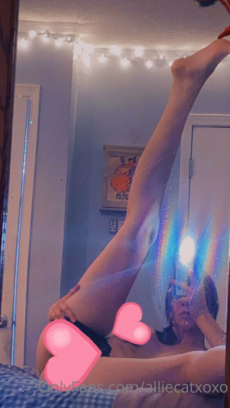 alliecatxoxo beautiful pornstar archive