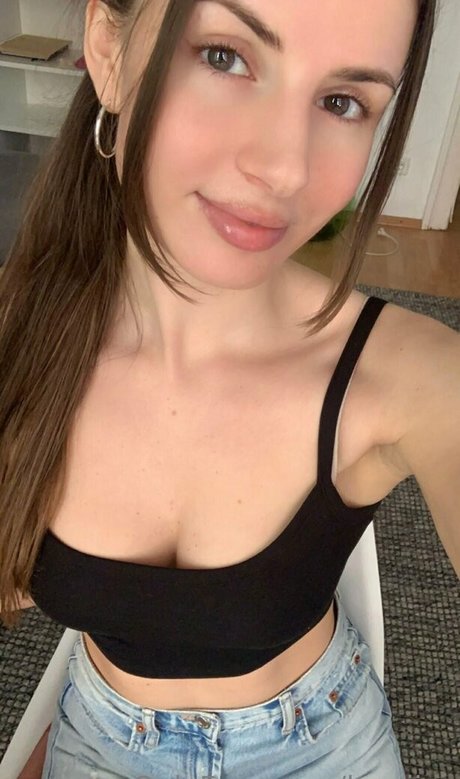 luu iiza nudes pornstar pic