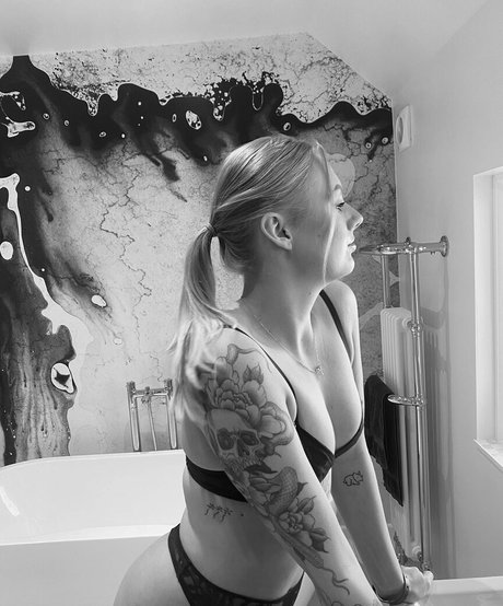 Elliemayyyy08 star pornographic img