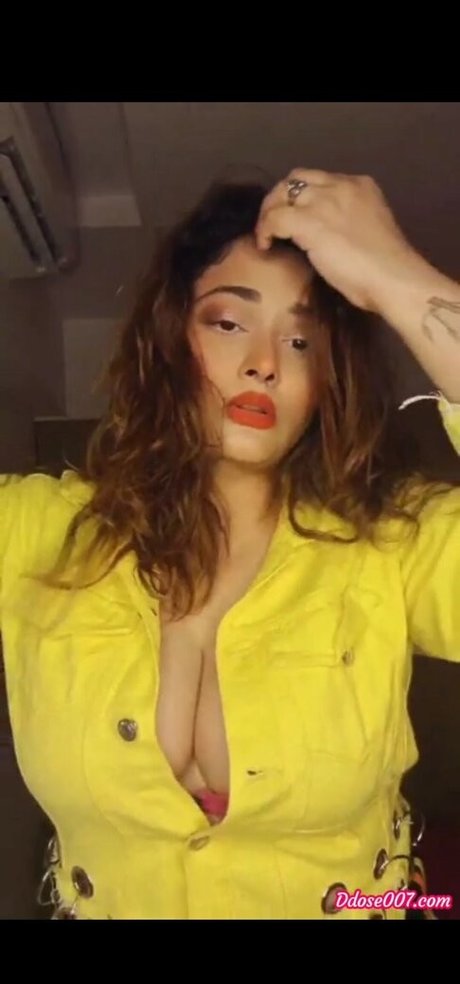 Kiran Rathore star sexy picture