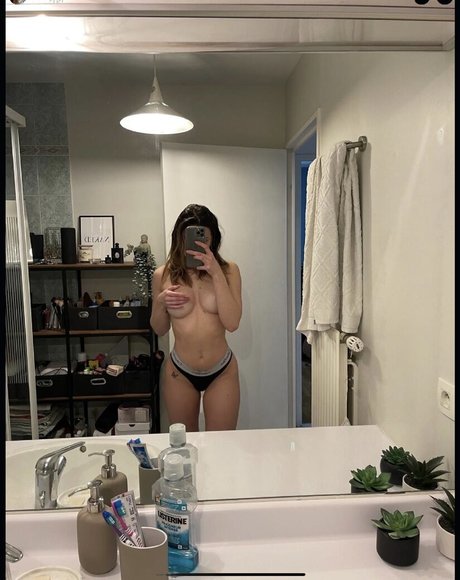 Oscarine38 nudes model pic