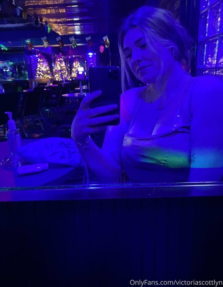 victoriascottlyn free model photo