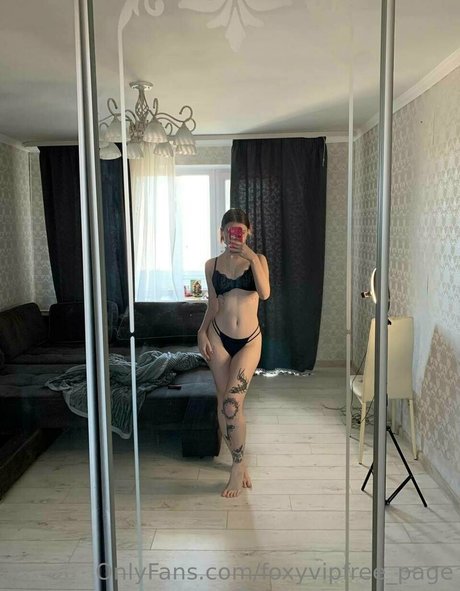 foxyvipfree page top star image