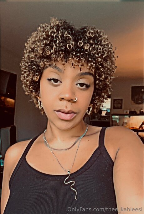 Thee Kahleesi pretty actress pic