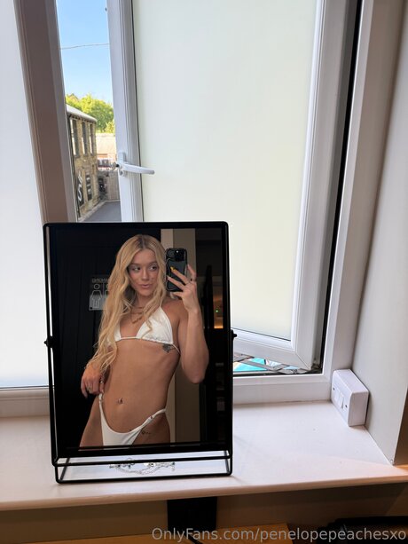 Penelopepeachesxo pornstar free pic