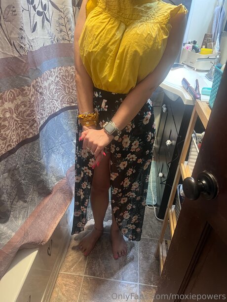 Moxiepowers top actress gallery