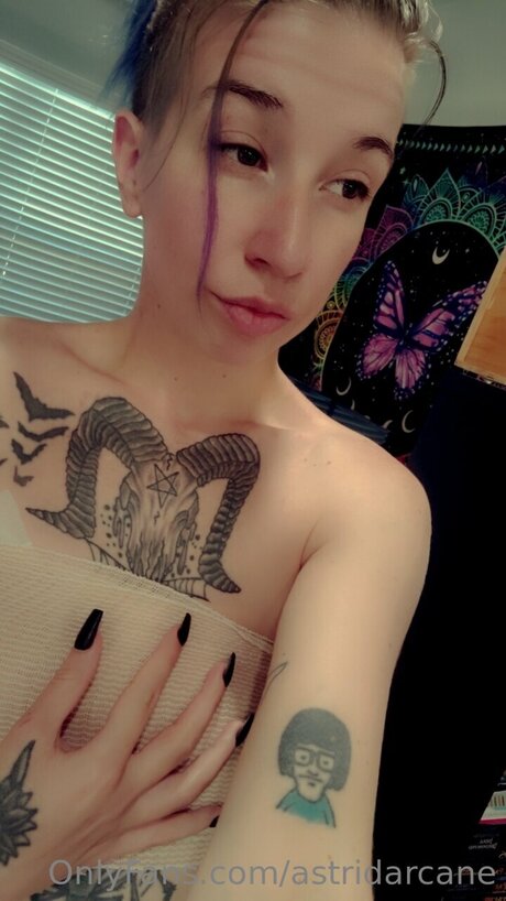 Astridarcane hot model photo