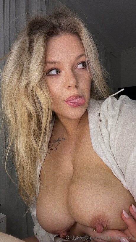 Goldensins naked star picture