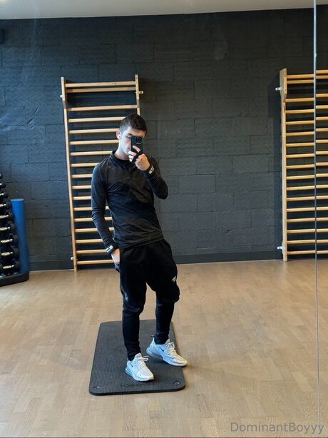 Dominantboyyy adult model archive