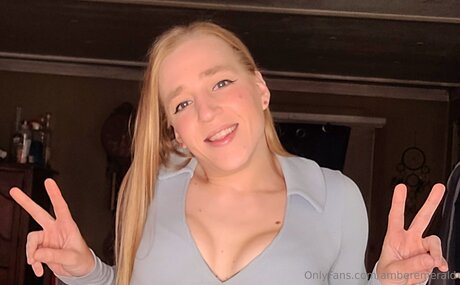 Amberemerald beautiful model photo