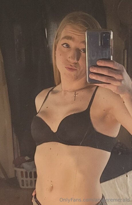 Amberemerald model perfect img