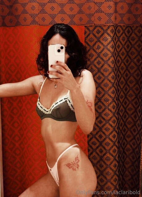 Laclaribold model hot galleries