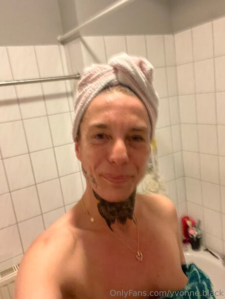 Yvonne Black perfect star gallery