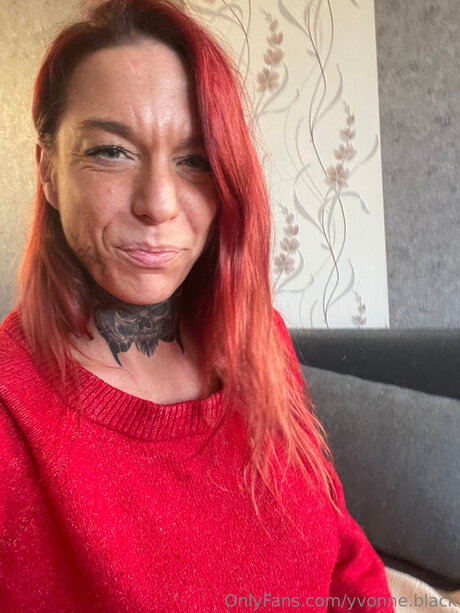 Yvonne Black erotic model photo