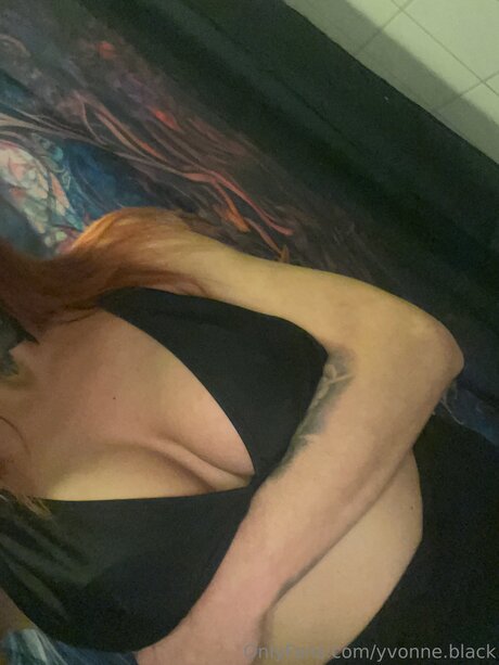 Yvonne Black model best pic