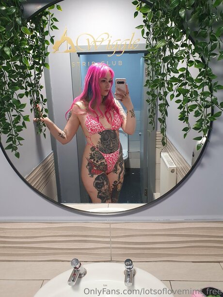 Lotsoflovemimi Free model naked archive