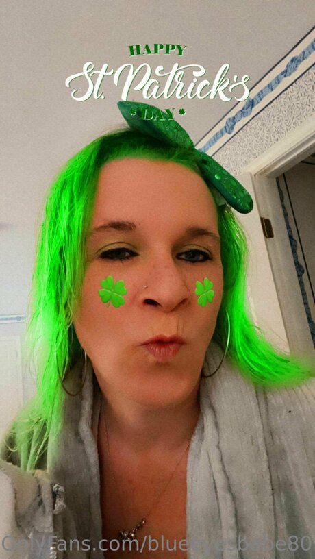 Blueeyesbabe80 pretty star pic