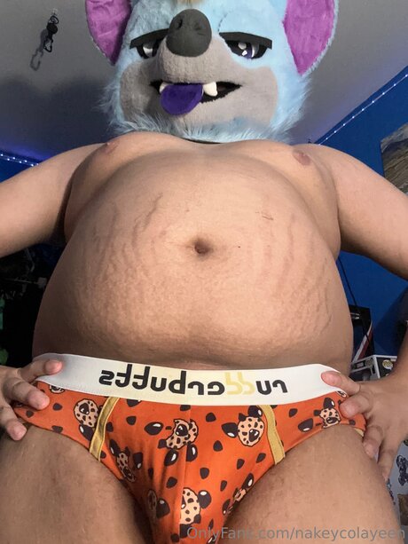 Nakeycolayeen naked star photo