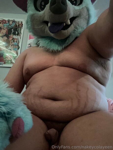 Nakeycolayeen star erotic photo