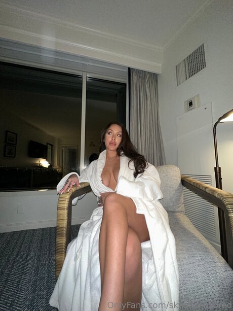 Skyuncensored model top images