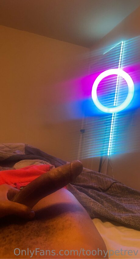 Toohypetrev model nice picture