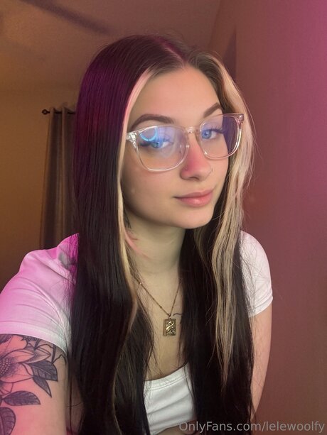 Lelewoolfy model beautiful image