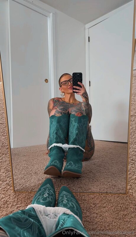 Midwestbabex sexy pornstar picture