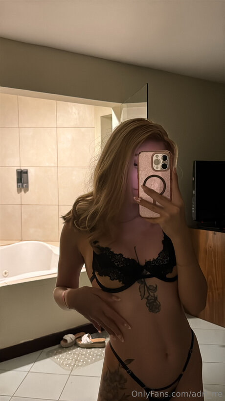 Adri Rre beautiful star img