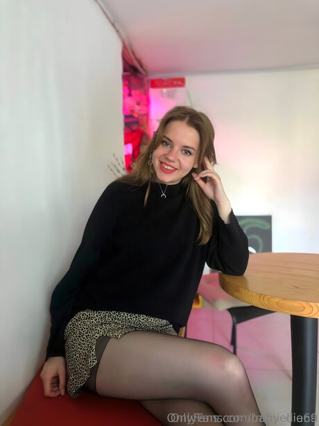 Babyellie69 star nude images