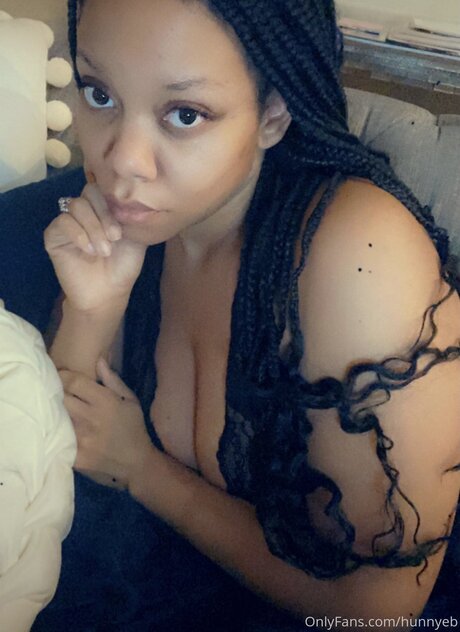 Hunnyeb model porn gallery