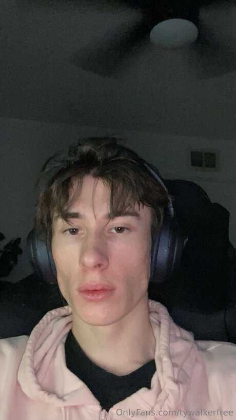 Tywalkerfree nice pornstar photo