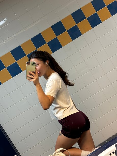 U412955454 model pretty gallery