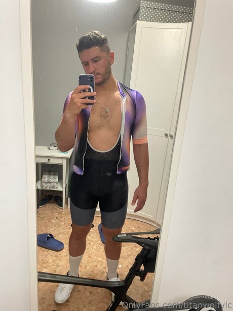 Titanwolfanss model free pictures