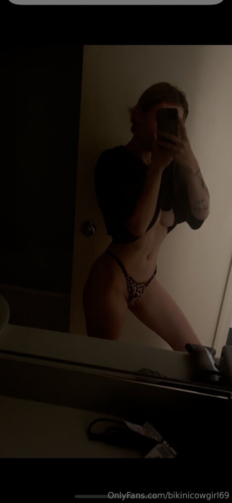 Bikinicowgirl69 Profile pic